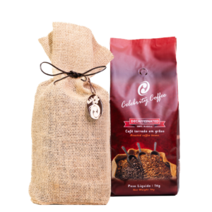 Caf&eacute; Especial Torrado em Gr&atilde;os 1kg <b>DECAFFEINATED</b> Embalagem Juta