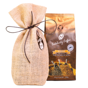 Caf&eacute; Especial Torrado em Gr&atilde;os 250g <b>CLASSIC</b> Embalagem Juta